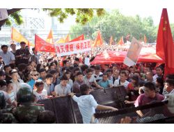 Pekin’de Halk Japonya’ya Öfke Kustu (2)