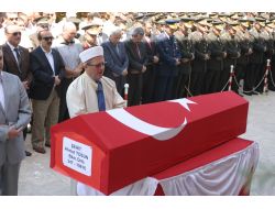 Şehit Ahmet Tosun İçin Adana Sabancı Merkez Camisi'nde Askeri Tören Düzenlendi