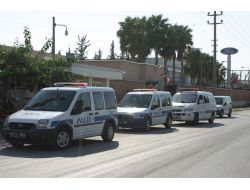 Abd Konsolosluğu Duvarını Siyaha Boyayan Bir Kişi Gözaltına Alındı