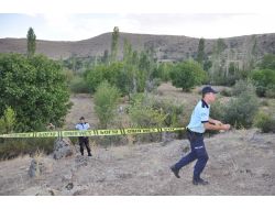 Afyon’da Tarlada El Bombası Patladı!