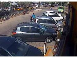 Bisiklet Hırsızları Güvenlik Kamerasında