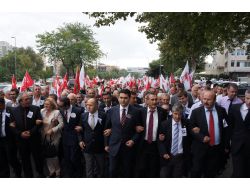 Demokrat Partililer Menderes’i Mezarı Başında Andı