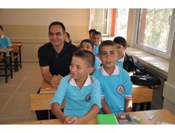 Kaymakam 18 Yıl Sonra Mezun Olduğu Okulu Ziyaret Etti