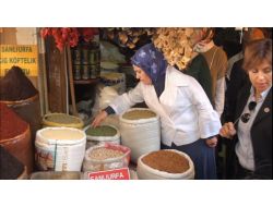 Emine Erdoğan, Tarihi Çarşıyı Gezdi Alış Veriş Yaptı