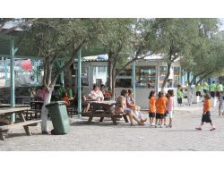 Okul Aile Birliği, Kira Ödemeyen Kantinciyi Pankartla Protesto Etti