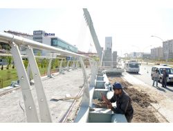 Tır Çarpmaları Sonucu Tahrip Olan Yaya Üst Geçidi Tamir Ediliyor