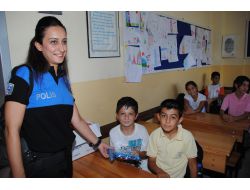 Polis, Öğrencilere Ağabey Ve Ablalık Yapacak
