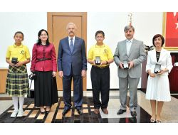 Öğrenciler Vali Cerrah’ı Ziyaret Etti