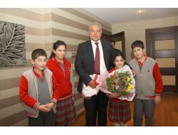 Vali Tekinarslan'dan Öğrencilere: Hedeflerinize Ulaşmak İçin Çok Çalışın