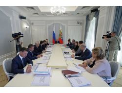 Putin’den, Medvedev’in Bakanlarına Fırça