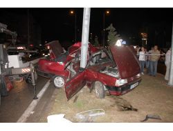 Ereğli'de Araçta Sıkışan Vatandaşları İtfaiye Kurtardı: 2 Yaralı