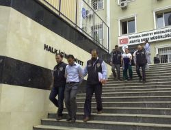 İntikam İçin Eski Kız Arkadaşını Gasp Ettirdi