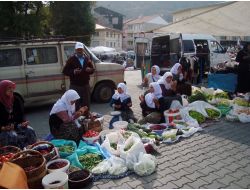 Simav'ın Pazarı Duayla Açılıp Kapanıyor