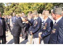 Gaziler Günü'nde Şehitler Anıldı