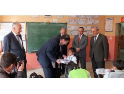 Belediye Başkanı Bulutlar, Okullu Olan Minikleri Sevindirdi