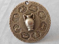 Çanakkale’de Tarihî Gümüş Madalyon Ele Geçirildi