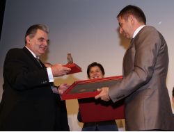 Doç. Dr. Meran’a Polonya’dan Altın Baykuş Ödülü