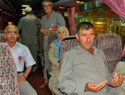 Sapanca'dan İlk Hacı Kafilesi Dualarla Yola Çıktı