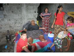 Aşırı Kilolu Ve Sağlığı Bozuk Yaşlı Kadına Bakan Hastane Yok!