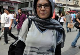 Zaman Muhabirine Hakaret