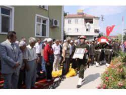 Bingöl'de Şehit Olan Er Savaş Topal'ın Cenazesi, Samsun'da Toprağa Verildi
