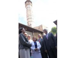 Arınç, Ziya Paşa’nın Dizeleriyle Mesaj Verdi