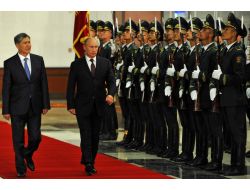 Putin Bişkek'ten Eli Dolu Döndü