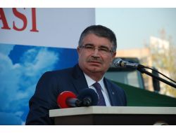 'Bir Tarafta Kurşun Atacak Hainler, Bir Tarafta Harç Dökecek Ustalar'