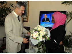 Manisa'da Okuyan Somalili Kız Öğrenciler, Ülkelerine Hemşire Olarak Dönecek