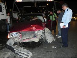 Ereğli'de 2 Otomobil Çarpıştı, 3 Yaralı