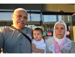 11 Yıllık Bebek Hasretlerini Sona Erdiren Damla Nur'la Hacca Gidiyorlar