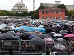 Sevenleri, Ünlü'yü Medine'ye Yerleşme Kararından Vazgeçirmiş