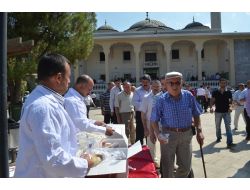 Denizli’de Gaziler Günü Dolayısıyla Helva Dağıtıldı