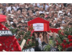 BAYBURT, ŞEHİDİNİ UĞURLADI!