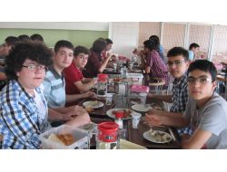 Lara Koleji Mezunları Pilav Gününde Hasret Giderdi