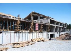 Bitlis’te Hal Binası İnşaatı Çöktü: Biri Ağır 4 Yaralı (Fotoğraf)