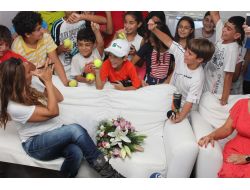 Adını Taşıyan Turnuvaya Katılan Hülya Avşar, Wimbledon İçin Dua Ediyor