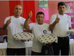 1 Kilo Baklavayı 1 Dakika 59 Saniyede Bitirdi