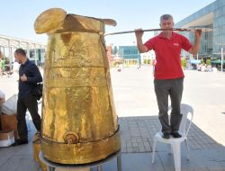 8 Bin Fincanlık Dünyanın En Büyük Cezvesinden Kahve İçtiler