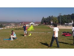 Öğrenciler Ve Vatandaşlar Uçurtma Şenliğinde Buluştu (Özel)