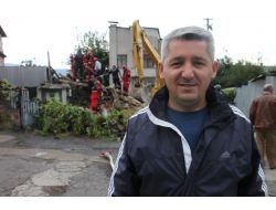 Metruk Bina Kontrollü Olarak Yıkıldı