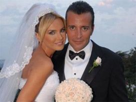 SAATLERCE KAPISINDA BEKLEDİM