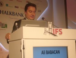 Babacan: Sisli Ve Virajlı Bir Yolda İlerliyoruz
