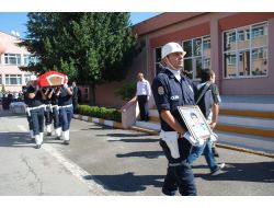 Alkollü Sürücü, Kaza Başındaki Polisin Ölümüne Neden Oldu
