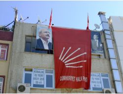 Chp'nin Çatısından İntihara Kalkışan Vatandaşı, Chp'li Milletvekili İndirdi