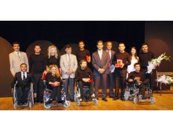 Engelli Ve Engelsizyen Aynı Sahnede