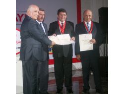 Kızılay, Kan Bağışlayanlara Teşekkür Plaketi Verdi