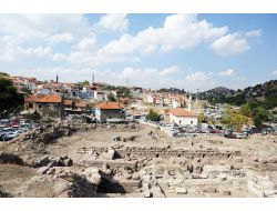 Ulus'ta Tarihi Yapılar Aslına Uygun Olarak Yenileniyor