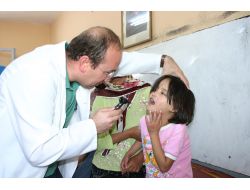 Gönüllü Doktorlar, Afgan Mültecileri Sağlık Taramasından Geçirdi