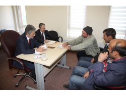 Başkan Tuna, Halk Günlerinde Vatandaşların Sorunlarını Dinliyor